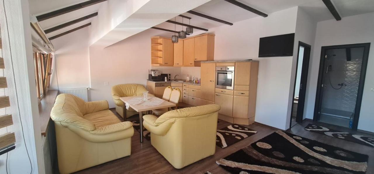 La Ovi Hotel Fagaras Luaran gambar