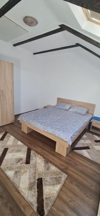 La Ovi Hotel Fagaras Luaran gambar