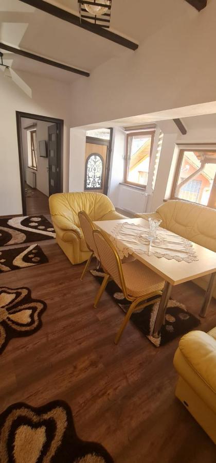La Ovi Hotel Fagaras Luaran gambar